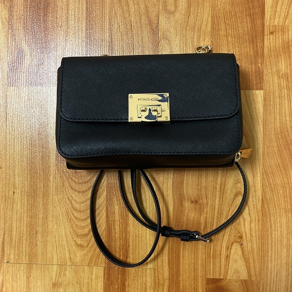 Michael Kors Crossbody - Picture 2 of 5